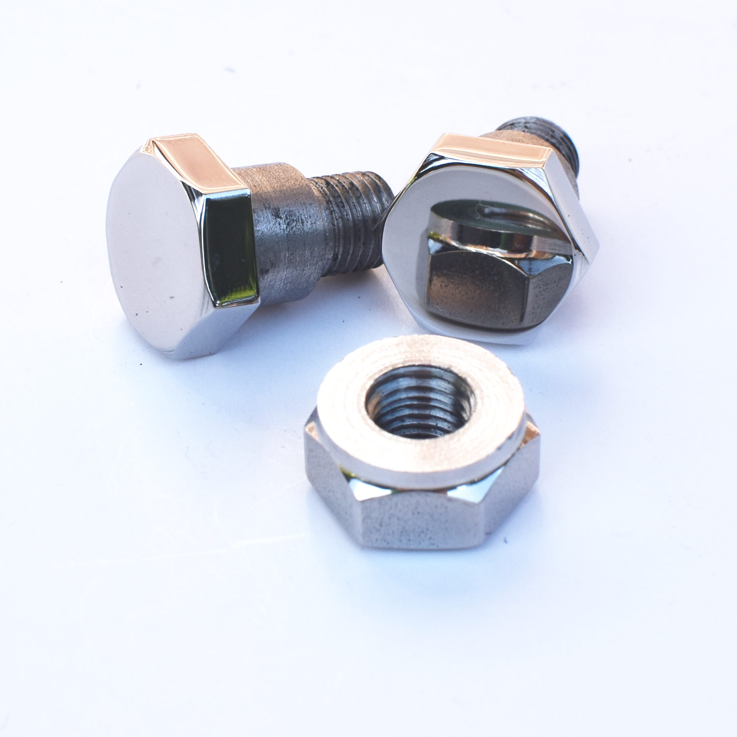 97-0424a2 Triumph Front Mudguard Stay Pivot Bolt Set - Image 1