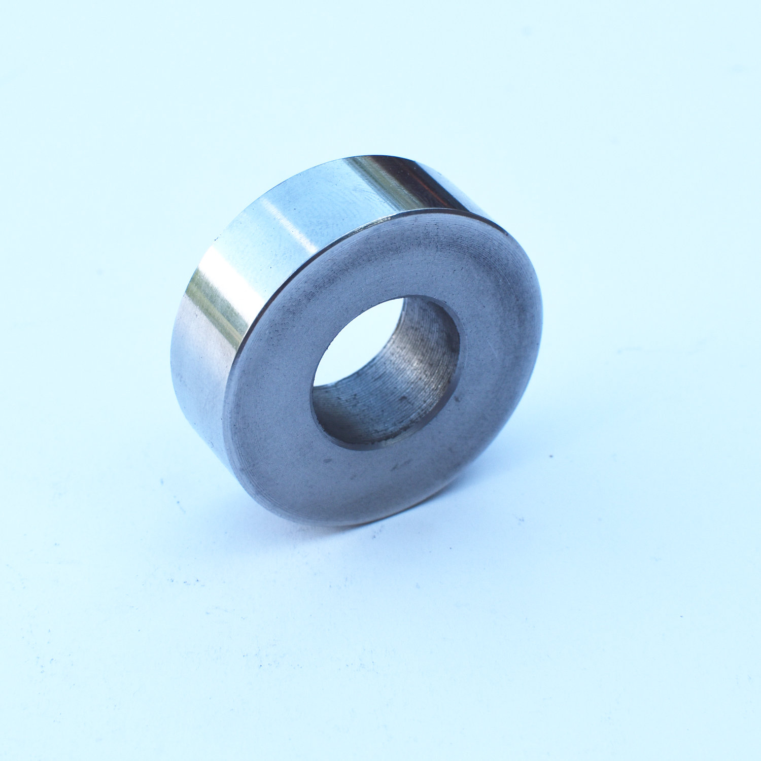 83-2690b T140 Right Hand Swingarm Spacer - Image 1